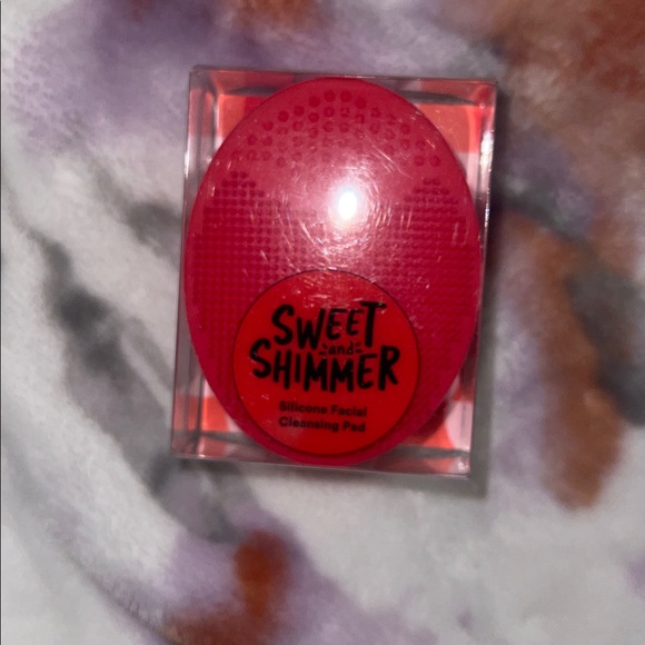 Ulta Beauty Sweet Shimmer Skincare Set - Pink and Red - Picture 4 of 4